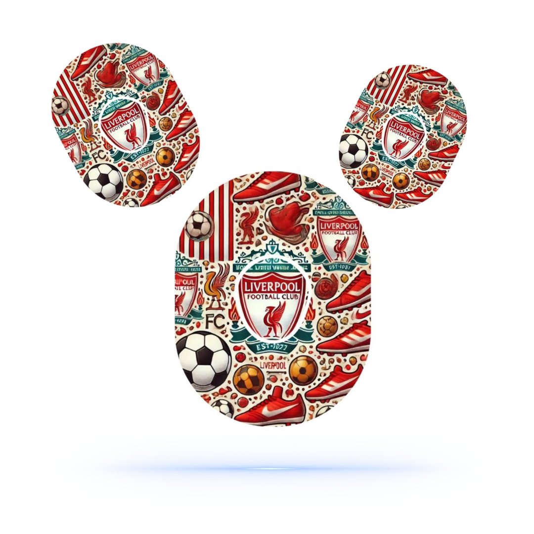 Tre Liverpool FC CGM-patchar för Dexcom G7 sensor i olika positioner på en vit bakgrund, med klubbens emblem och sportiga motiv, perfekt för alla fotbollsälskare.