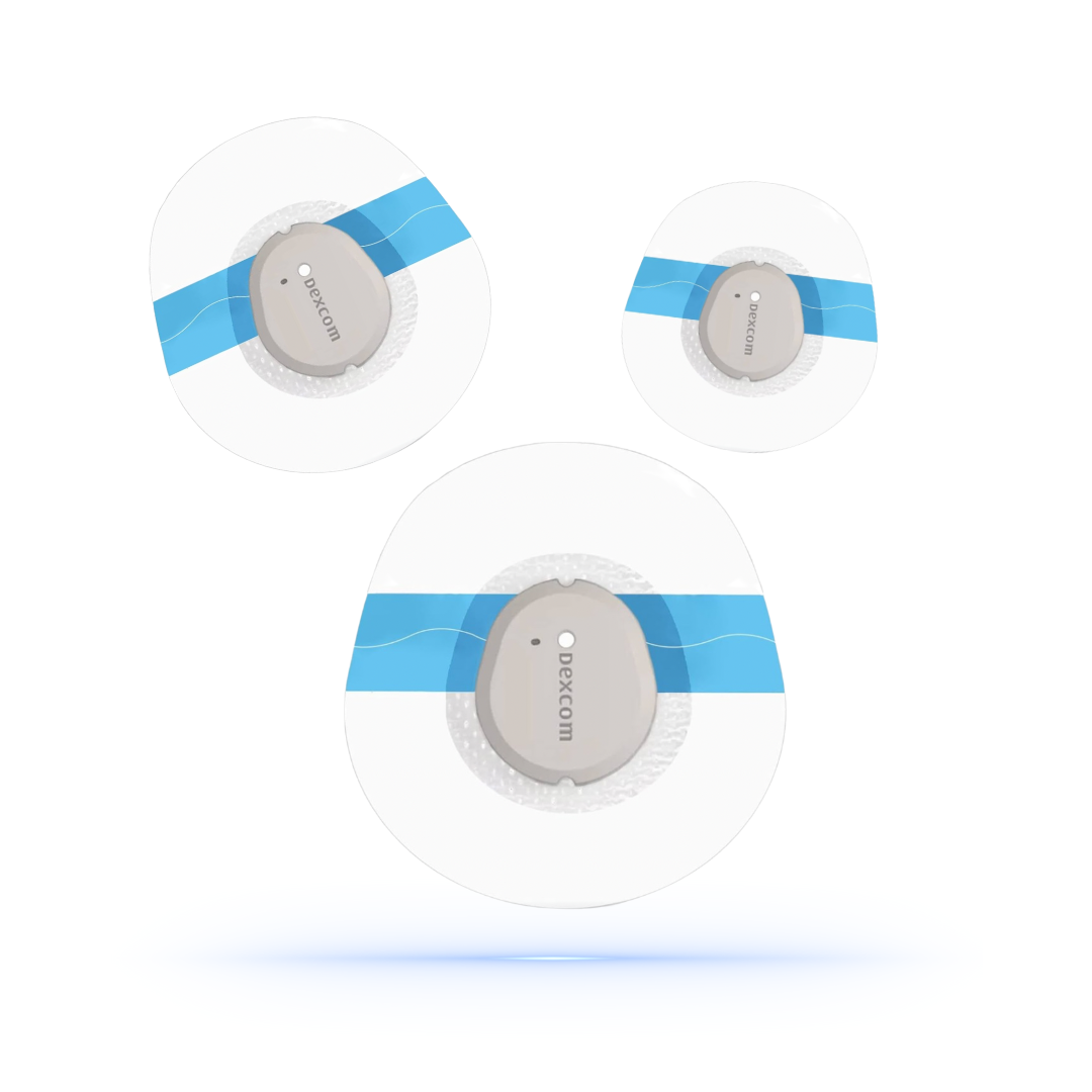 Tre stycken Dexcom one+ sensorer skyddade av transparenta sportplåster från DiabetaGuard, visade i olika vinklar för att betona deras design och funktion.